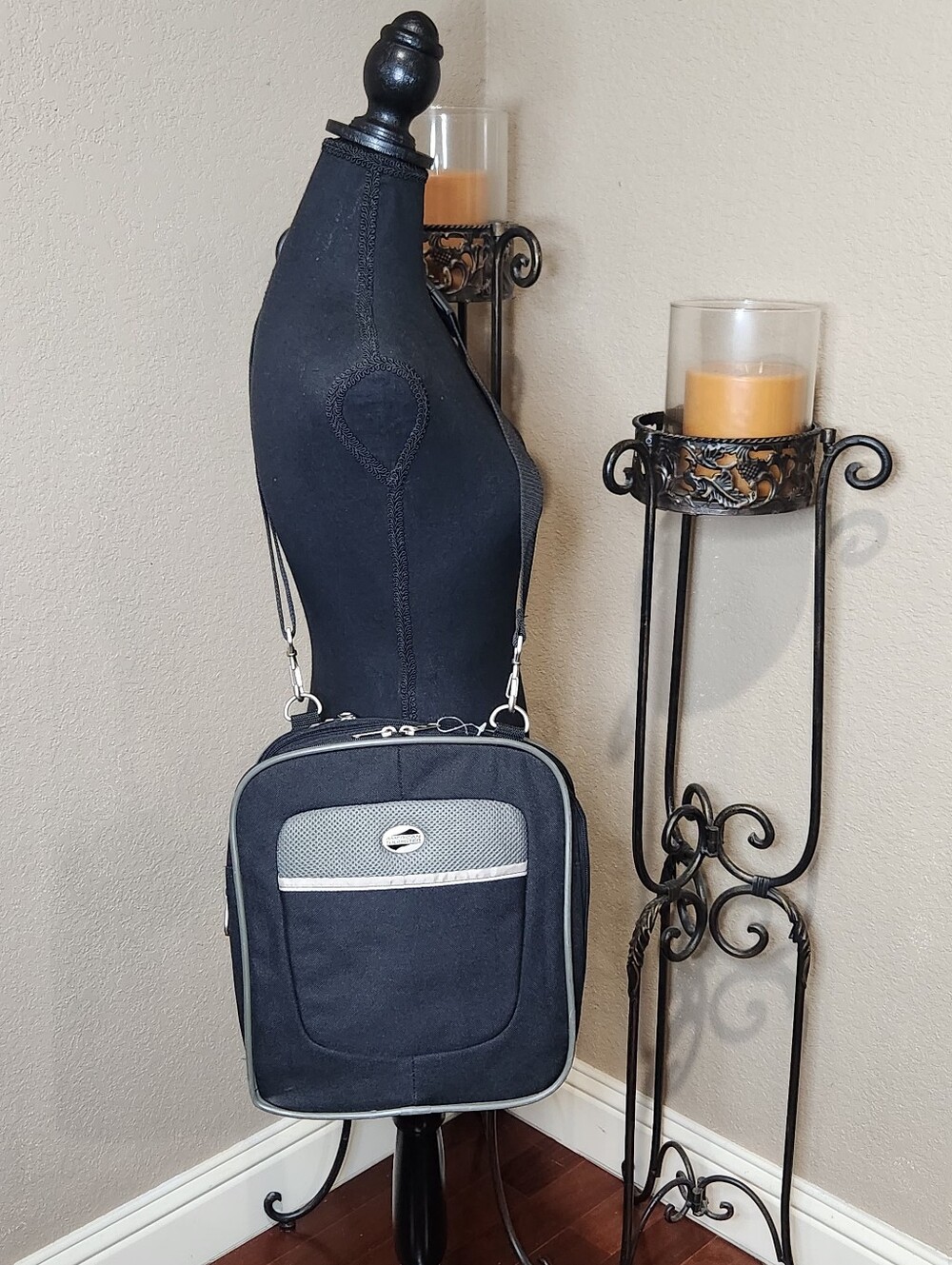 American Tourister Black Expandable Messenger Crossbody Bag Carry On